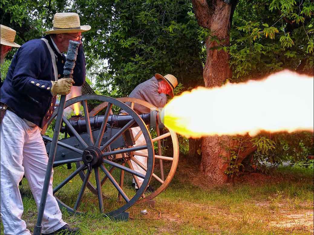 Cannon Firing at Wasaga Under Siege, 2013